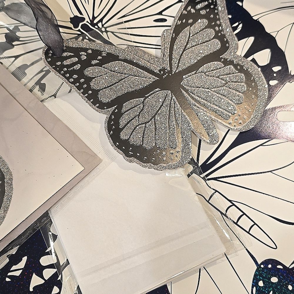 Jessica Simpson Butterfly Gift Bag Set - Picture 6 of 6